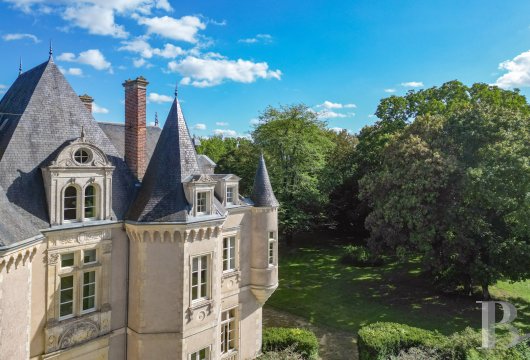 Dans la Sarthe, à l’est du Mans, un château du 19e siècle d’inspiration Renaissance dans son parc de onze hectares - photo  n°3